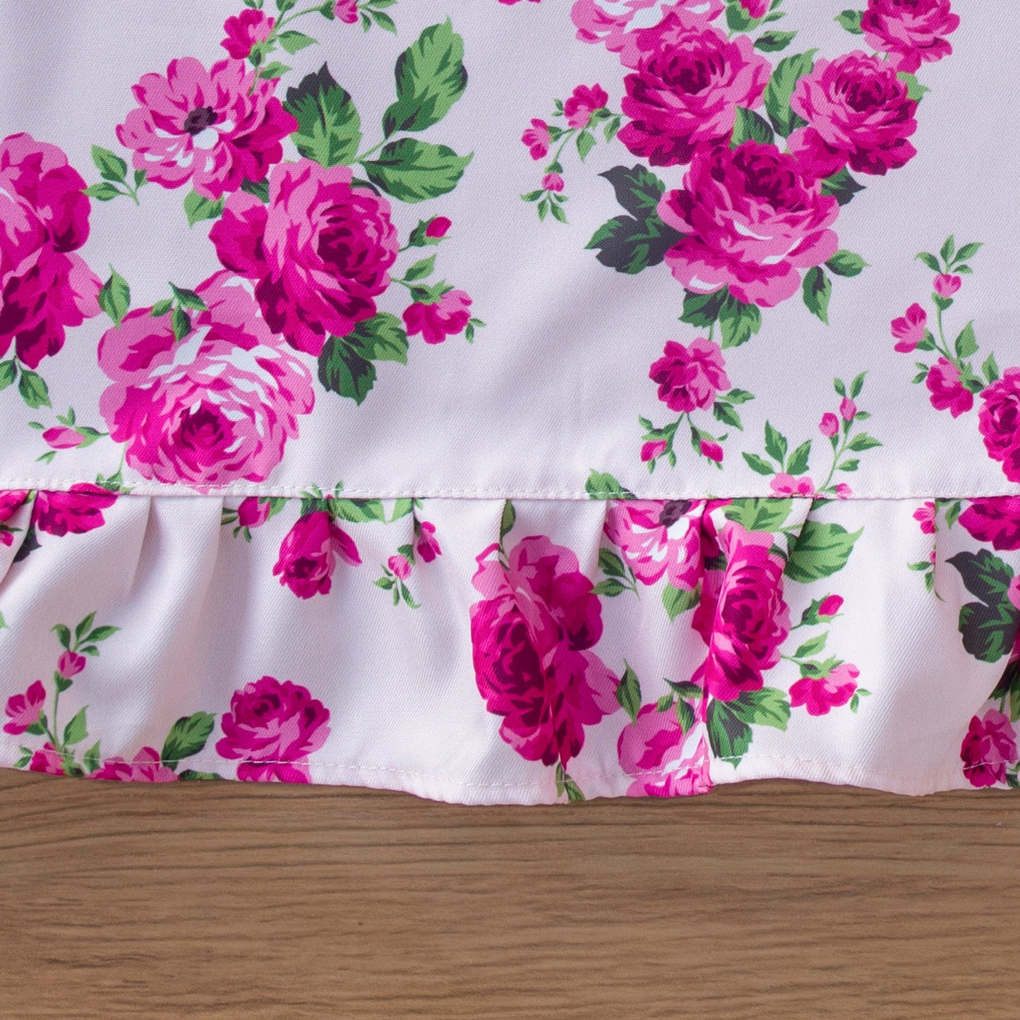 fleur table runner