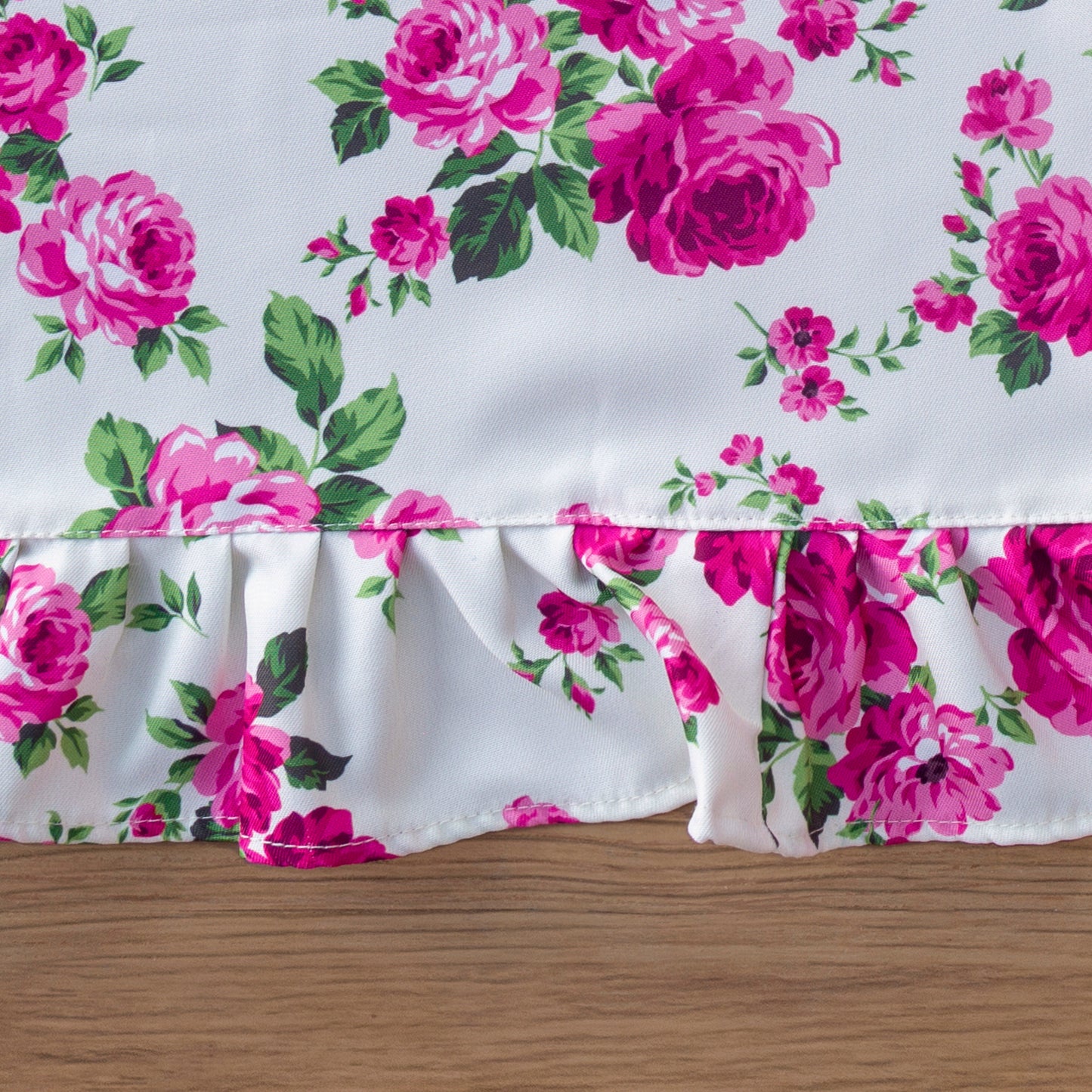 fleur table runner